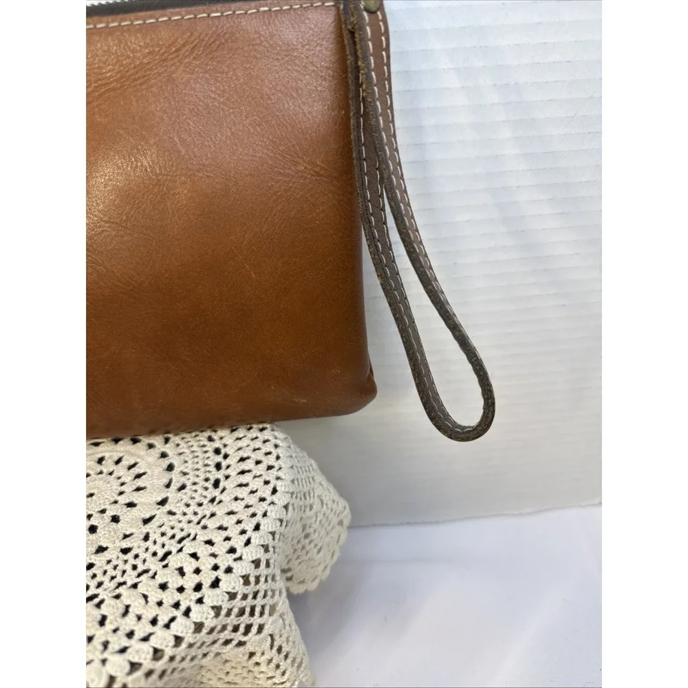 Patricia Nash Cassini Tan Genuine Leather Wristlet Clutch Purse P34901
